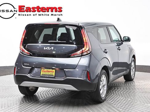 Used 2023 Kia Soul LX w/ LX Technology Package FWD image 5