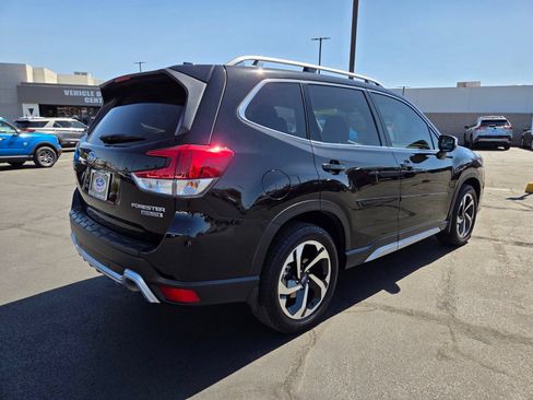 Used 2024 Subaru Forester Touring w/ POP Package 3 AWD/4WD image 6