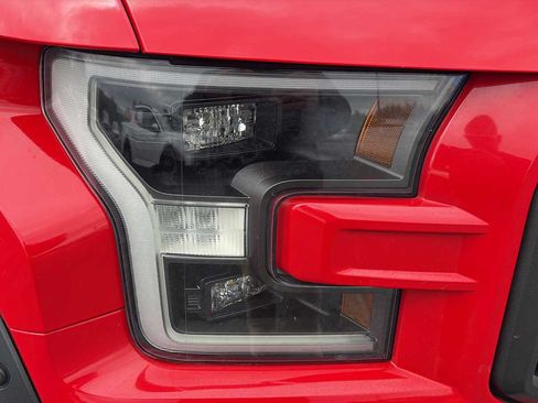 Used 2018 Ford F150 Raptor w/ Equipment Group 802A Luxury AWD/4WD image 9