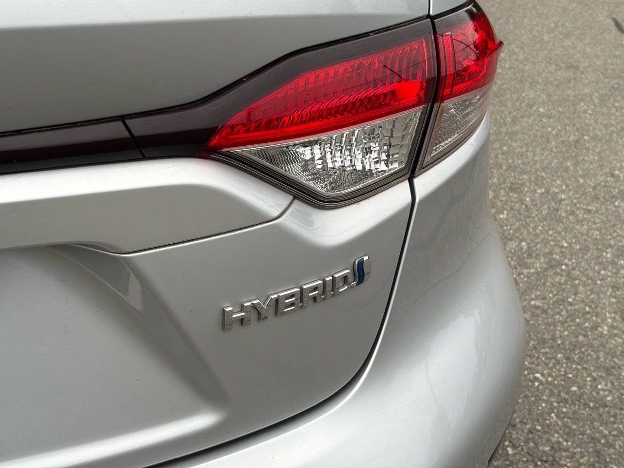 Used 2022 Toyota Corolla LE w/ Premium Interior Package FWD image 16