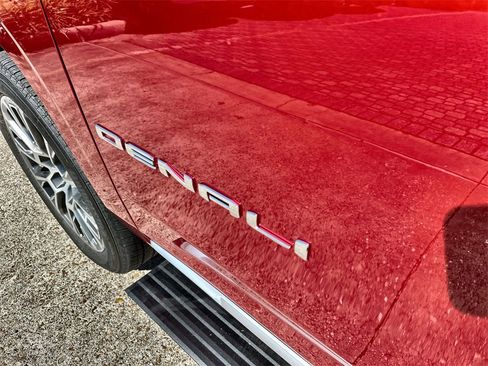 New 2026 GMC Yukon Denali w/ Sun & Power Step Package image 14