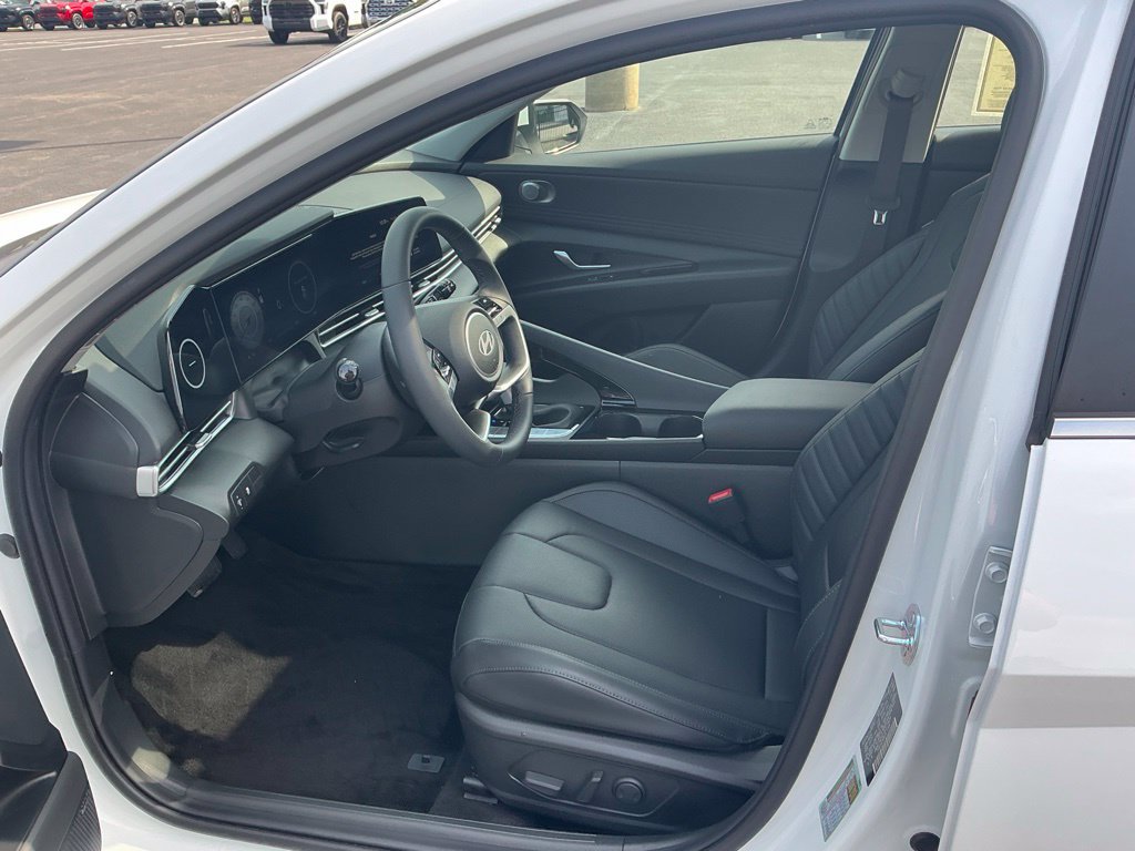 Certified 2026 Hyundai Elantra Limited FWD image 18