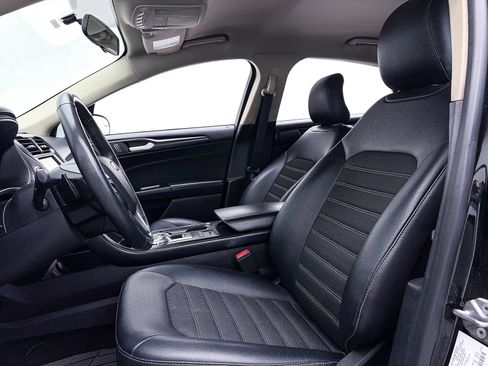 Used 2018 Ford Fusion SE w/ Equipment Group 201A image 16