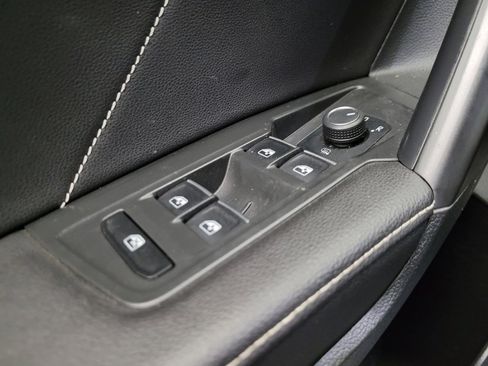 Used 2023 Volkswagen Tiguan SE R-Line FWD image 27