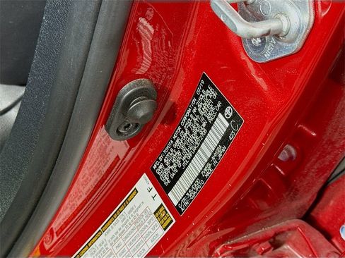 Used 2019 Toyota Prius XLE image 11