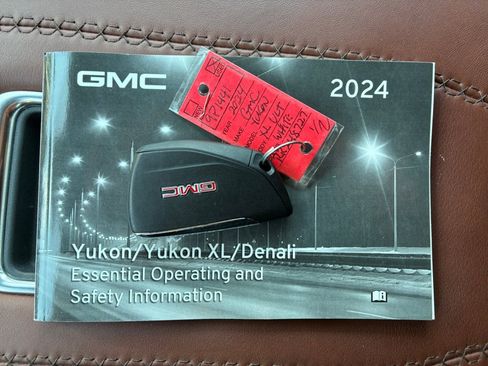 Used 2024 GMC Yukon XL Denali Ultimate AWD/4WD image 33