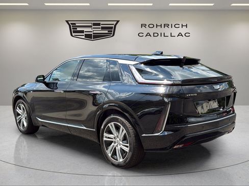 Certified 2024 Cadillac Lyriq Tech AWD/4WD image 9