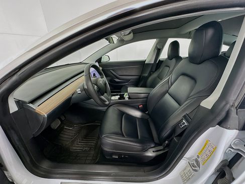 Used 2020 Tesla Model 3 Standard Range Plus image 13