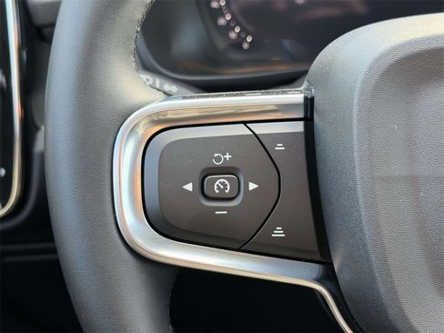 Certified 2026 Volvo XC40 B5 Plus w/ Protection Package Premier image 10