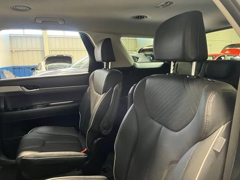Used 2025 Hyundai Palisade SEL FWD image 19