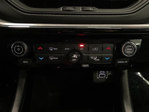 Used 2025 Jeep Compass Trailhawk AWD/4WD image 83