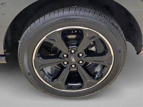 Certified 2024 Ford Expedition Limited image 27