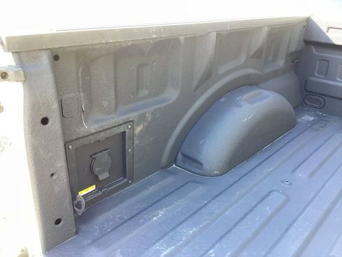 Used 2022 Ford F150 Lariat image 10