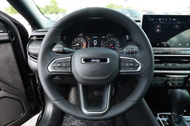 New 2026 Jeep Compass Latitude AWD/4WD image 11