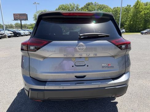 Used 2024 Nissan Rogue SV AWD/4WD image 7