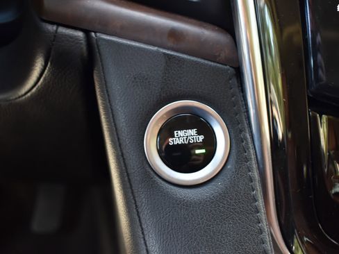 Used 2019 Cadillac Escalade Luxury image 34