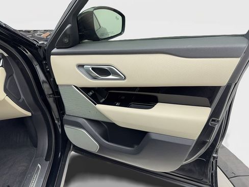 Used 2023 Land Rover Range Rover Velar R-Dynamic S image 37