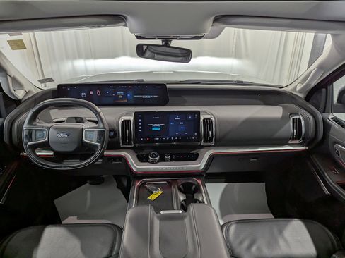 Used 2025 Ford Expedition Platinum image 16