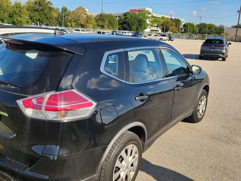 Used 2016 Nissan Rogue S FWD image 3