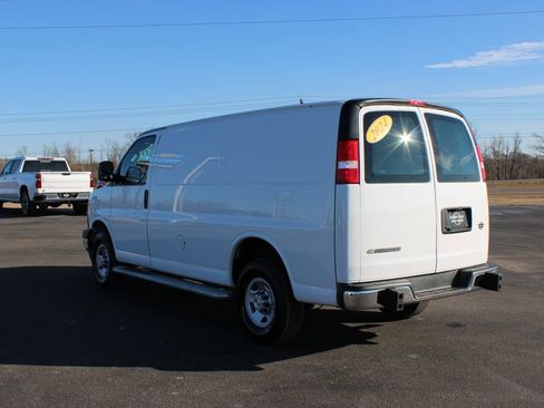 Used 2024 Chevrolet Express 2500 w/ Driver Convenience Package image 7