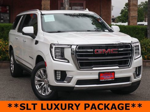 Used 2021 GMC Yukon XL SLT w/ SLT Premium Package image 2