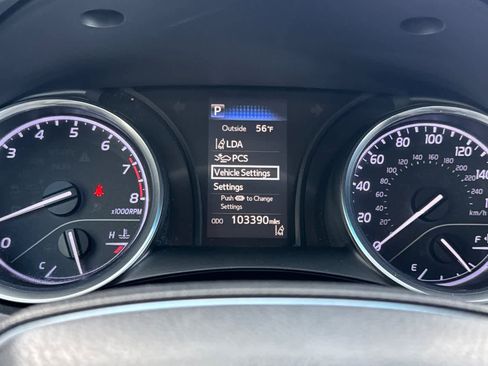 Used 2018 Toyota Camry LE image 25