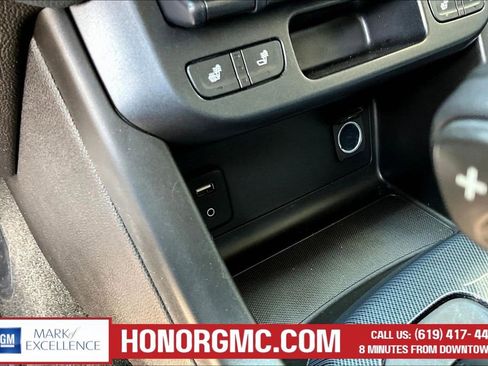 Used 2018 Chevrolet Colorado Z71 AWD/4WD image 15