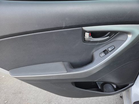 Used 2012 Hyundai Elantra Limited w/ Technology Pkg 5 image 10