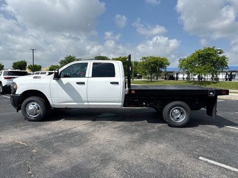 Used 2024 RAM 3500 Tradesman AWD/4WD image 2