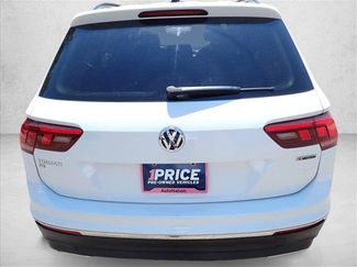 Used 2021 Volkswagen Tiguan SE w/ Panoramic Sunroof Package AWD/4WD video 3