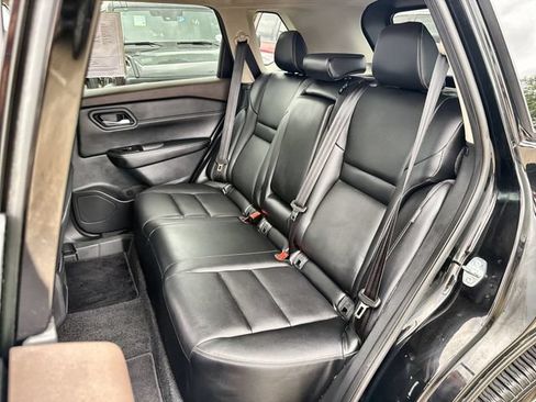 Used 2023 Nissan Rogue SL AWD/4WD image 22