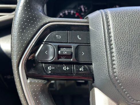 Used 2022 Toyota Tundra SR5 w/ SR5 Convenience Package AWD/4WD image 19