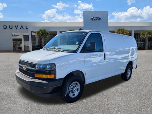 Used 2023 Chevrolet Express 2500 WORK VAN w/ Driver Convenience Package image 8