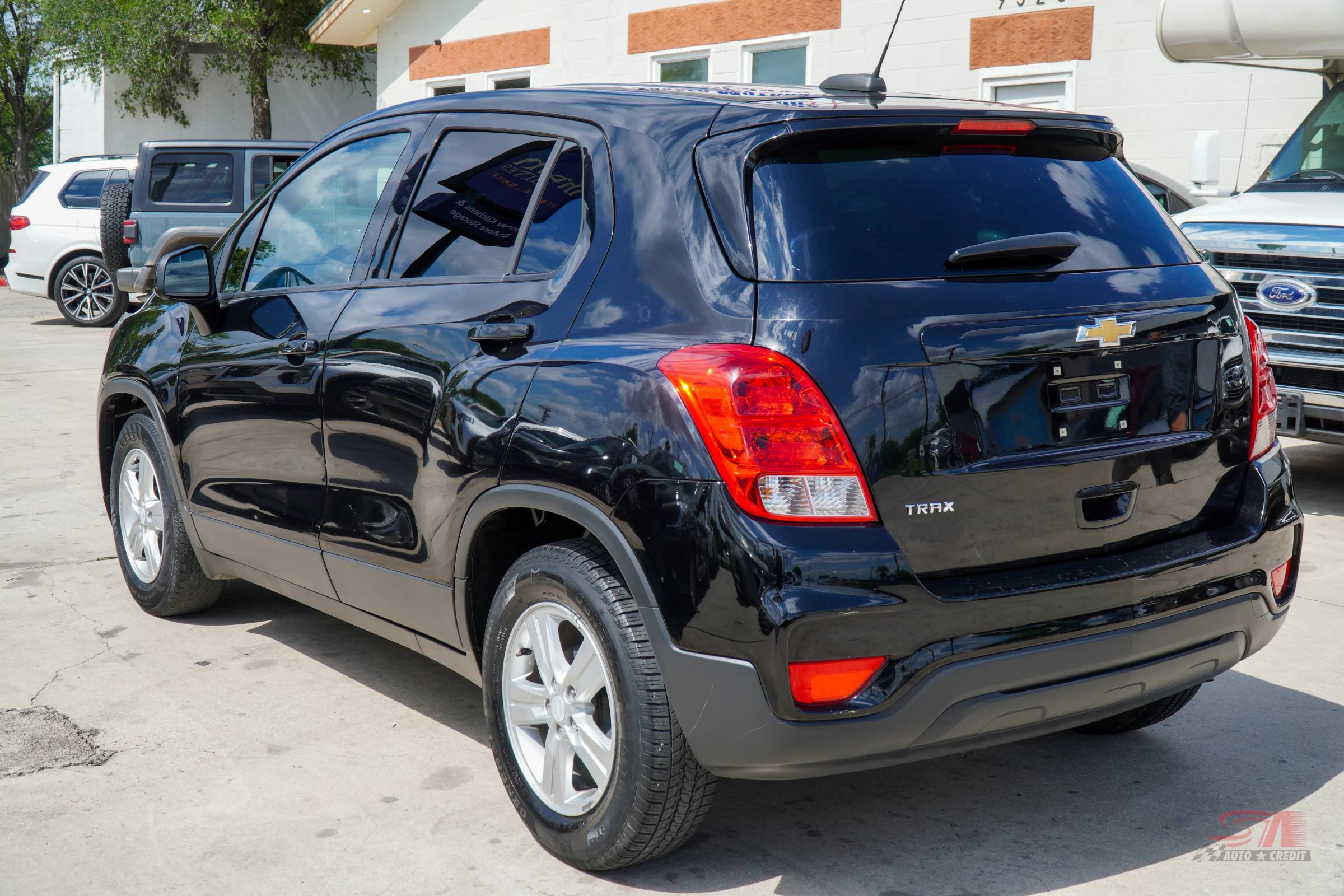 Used 2020 Chevrolet Trax LS w/ Tint and Cruise Package FWD image 4