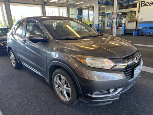 Used 2017 Honda HR-V EX image 3