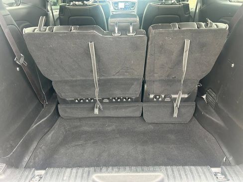 Used 2026 Chrysler Pacifica Limited FWD image 18