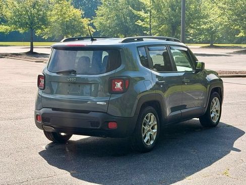 Used 2017 Jeep Renegade Latitude w/ Popular Equipment Group FWD image 7