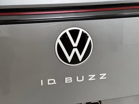 New 2025 Volkswagen ID. Buzz Pro S RWD image 26