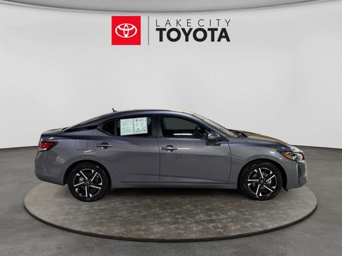 Used 2025 Nissan Sentra SV FWD image 11