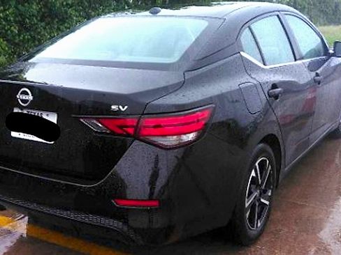 Used 2024 Nissan Sentra SV FWD image 3