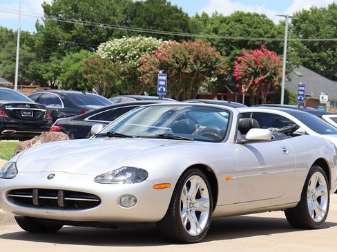 Used 2004 Jaguar XK8 Convertible image 4