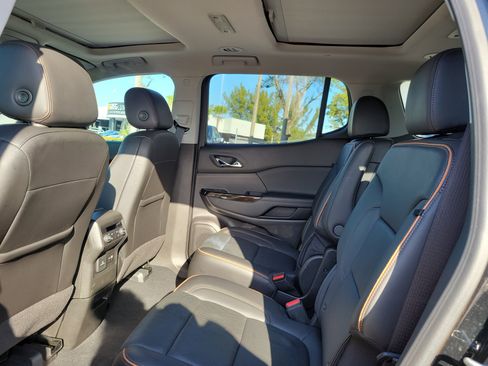 Used 2023 GMC Acadia AT4 w/ Technology Package image 14