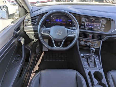 Certified 2023 Volkswagen Jetta SE image 12