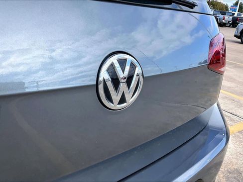 Used 2019 Volkswagen Golf S image 30