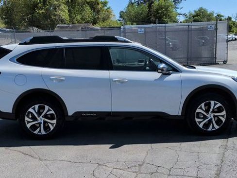 Used 2022 Subaru Outback Touring XT AWD/4WD image 9