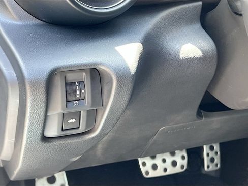 Used 2026 Toyota GR86 Premium w/ ALL Weather Mat Package (TMS) RWD image 10