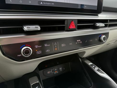 Certified 2025 Kia Sorento S FWD image 22
