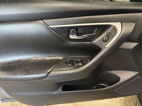 Used 2017 Nissan Altima 2.5 S w/ Power Driver Seat Package FWD image 9