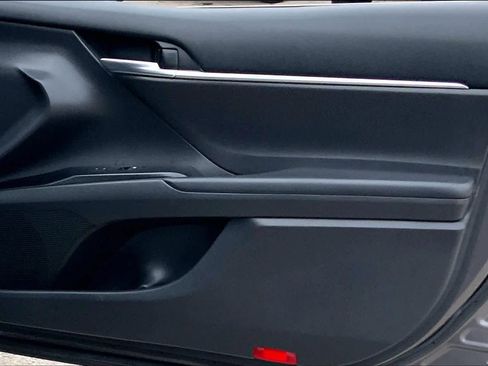 Used 2020 Toyota Camry SE image 22