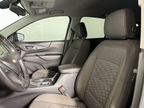 Used 2019 Chevrolet Equinox LT FWD image 4